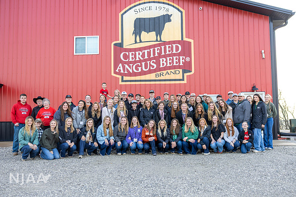 HooverAngus_RaisingtheBar_202604_MB_R63_1620_E