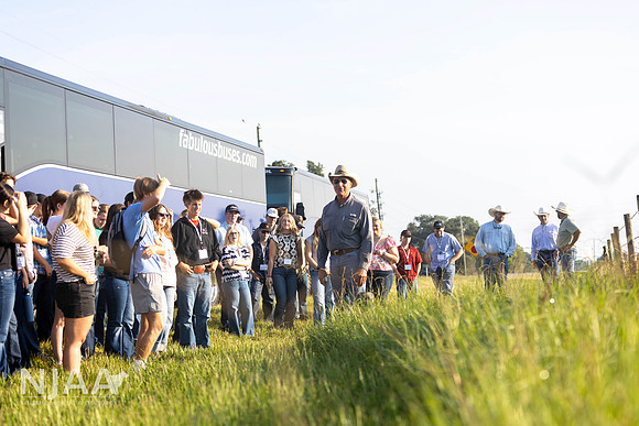 RanchTours_LEAD26_MB_R63_9565_E