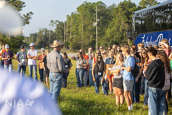 RanchTours_LEAD26_MB_R63_9594_E