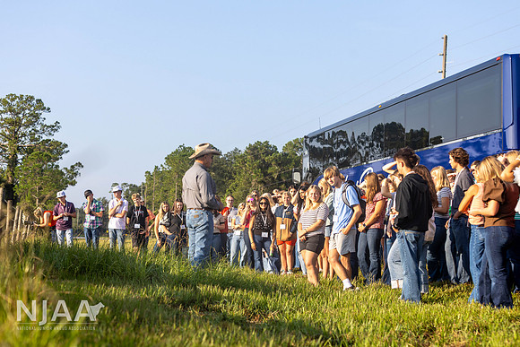 RanchTours_LEAD26_MB_R63_9610_E