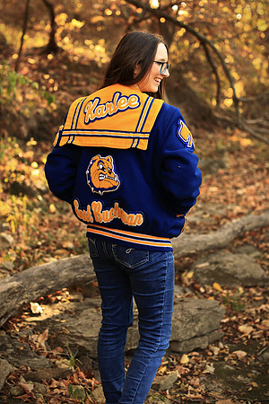 830a