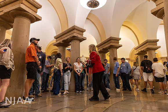 CapitolTour_LEAD25_MB_R63_1257_E