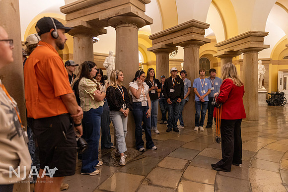 CapitolTour_LEAD25_MB_R63_1270_E